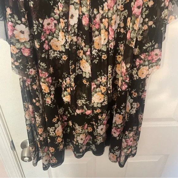 NSR Black Floral Blouse with Mesh Overlay - Picture 3 of 9